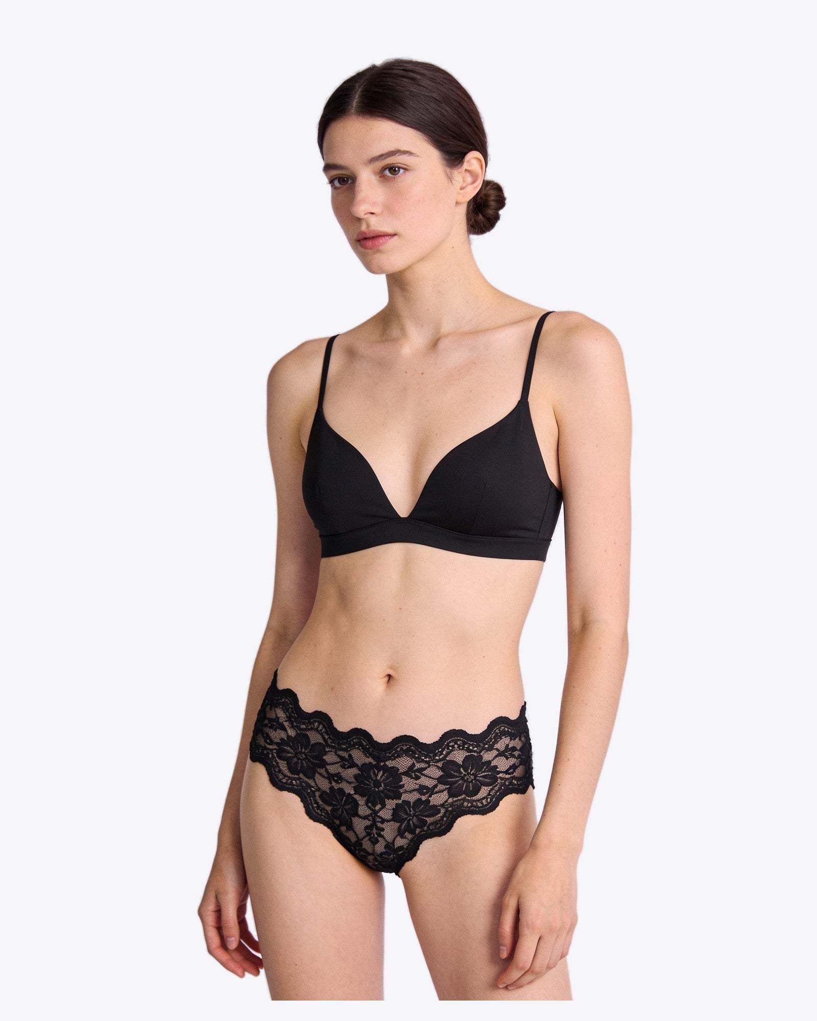 Livia Spitzen-Slip in Schwarz – Siella