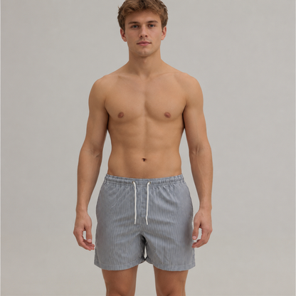 Grau-weiß gestreifte Badeshorts