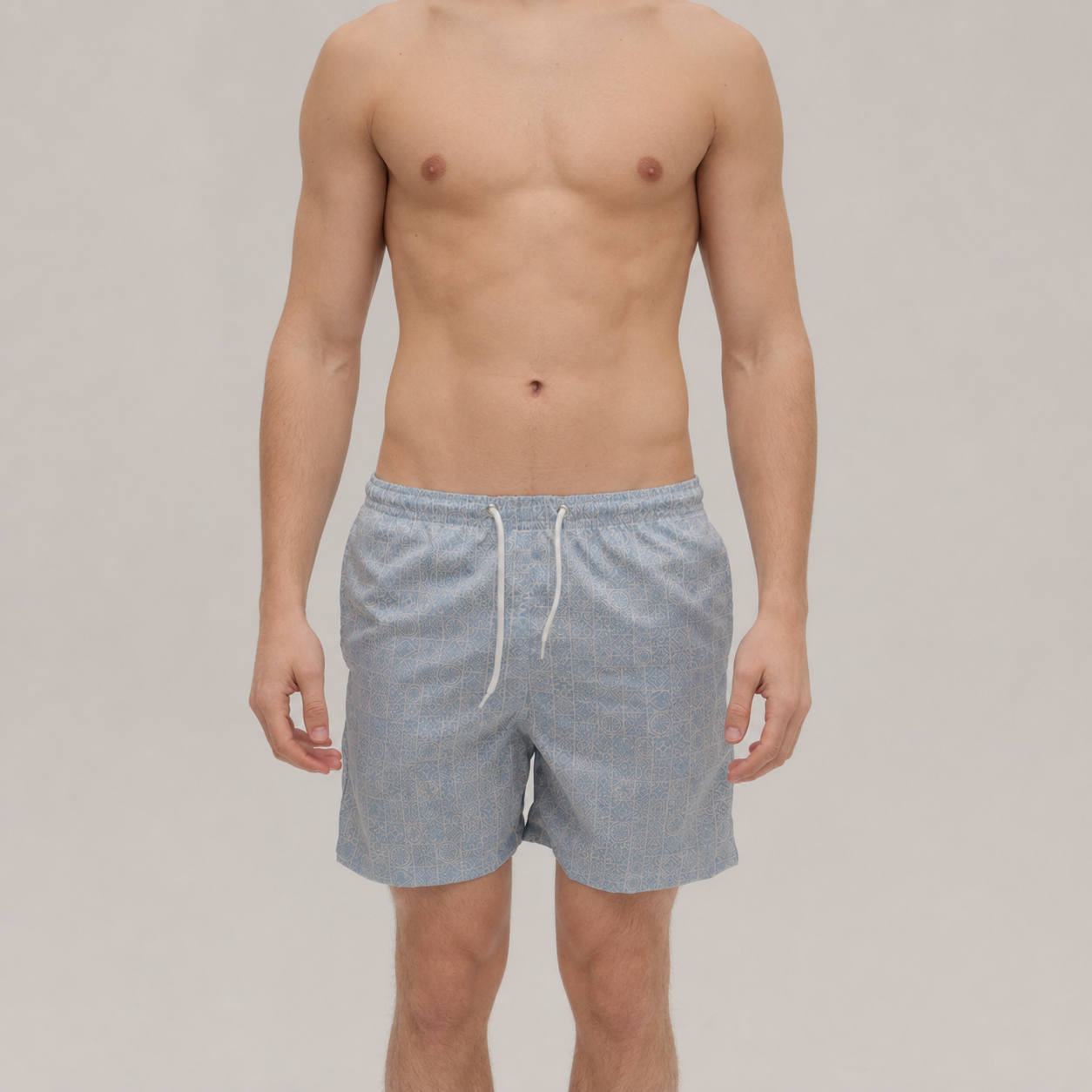 Blaue Fliesenmuster-Badeshorts